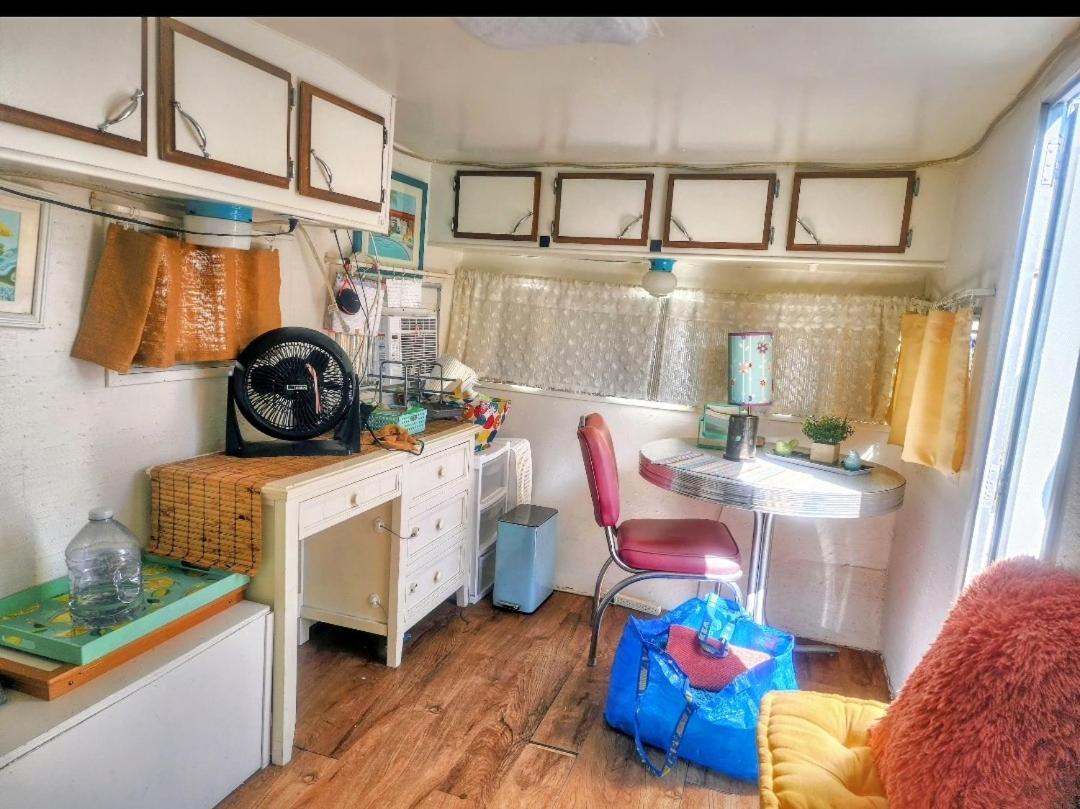 Guest house Trailer Pool Home! Lakewood